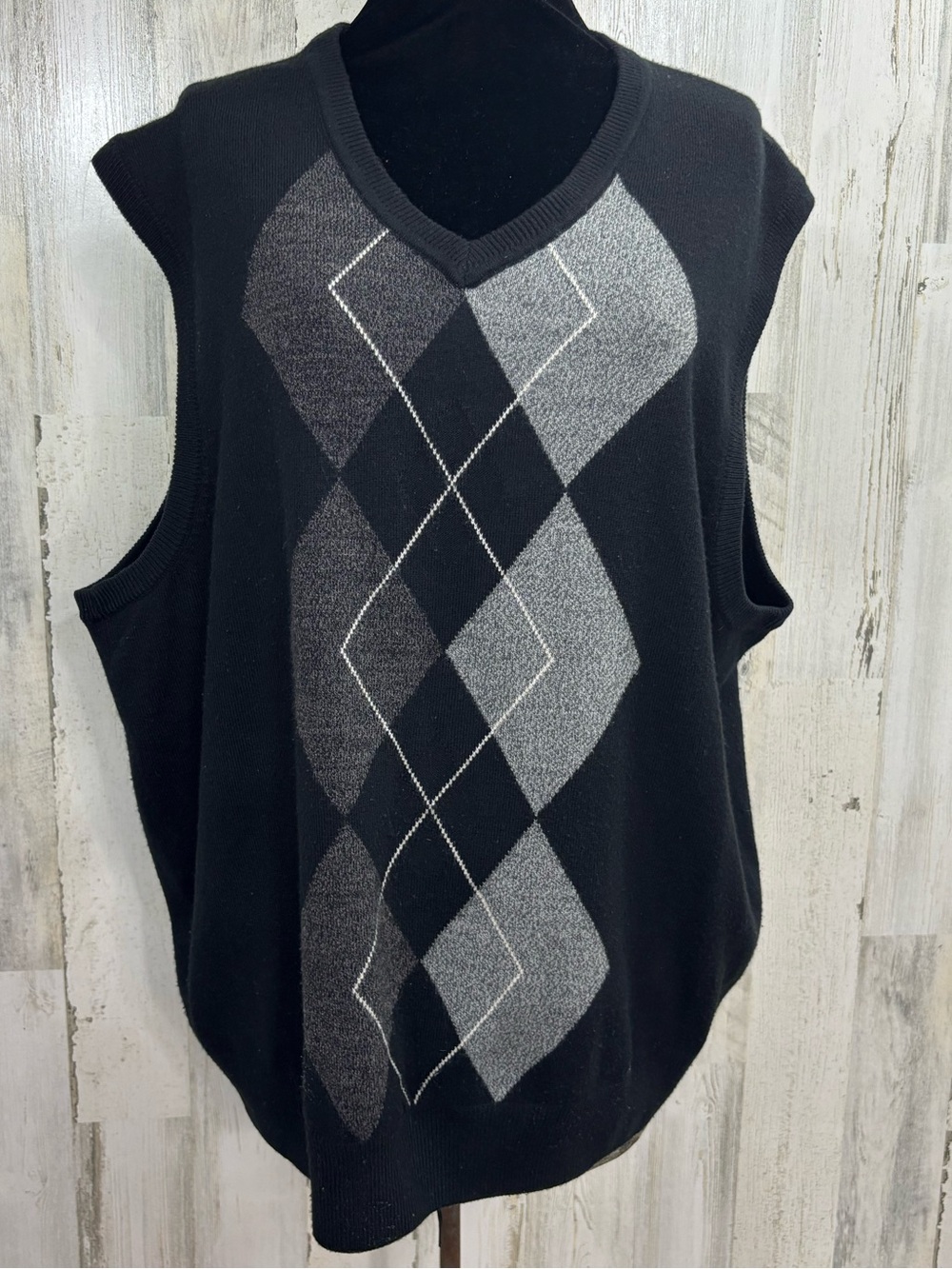 Dockers Men’s Black Argyle V-Neck Sweater Vest
